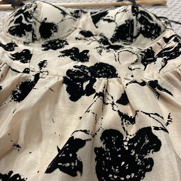 Light and breezy dress - Picture 8 of 11